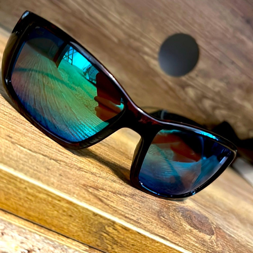 Costa Blackfin Sunglasses. 580 polarized lenses. Tortoise frame.